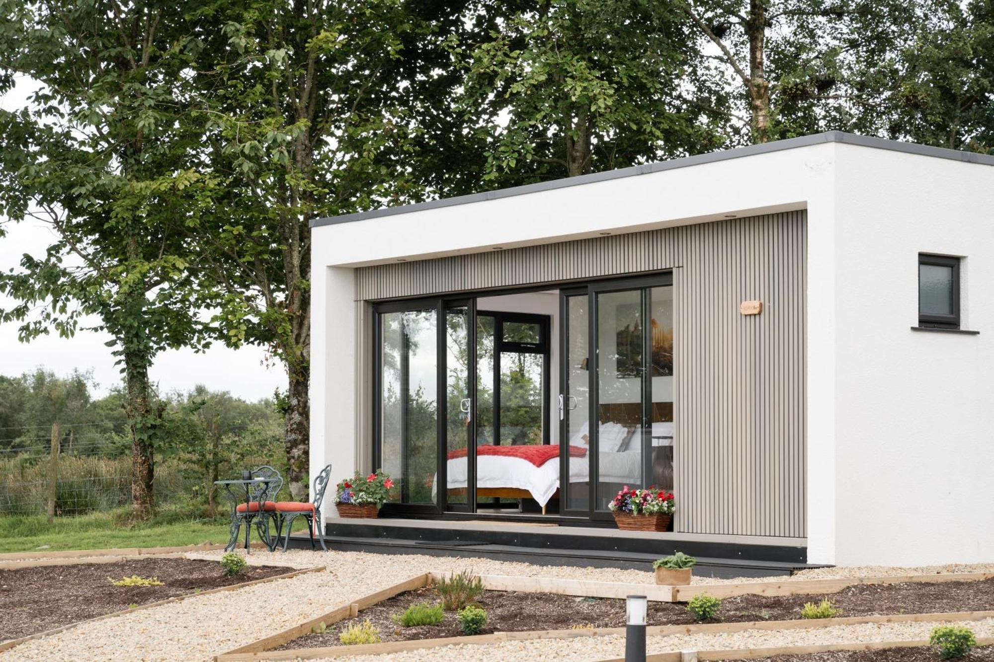 Lakescape - Waterfront Self- Catering Cabins إيننيسكيلن المظهر الخارجي الصورة