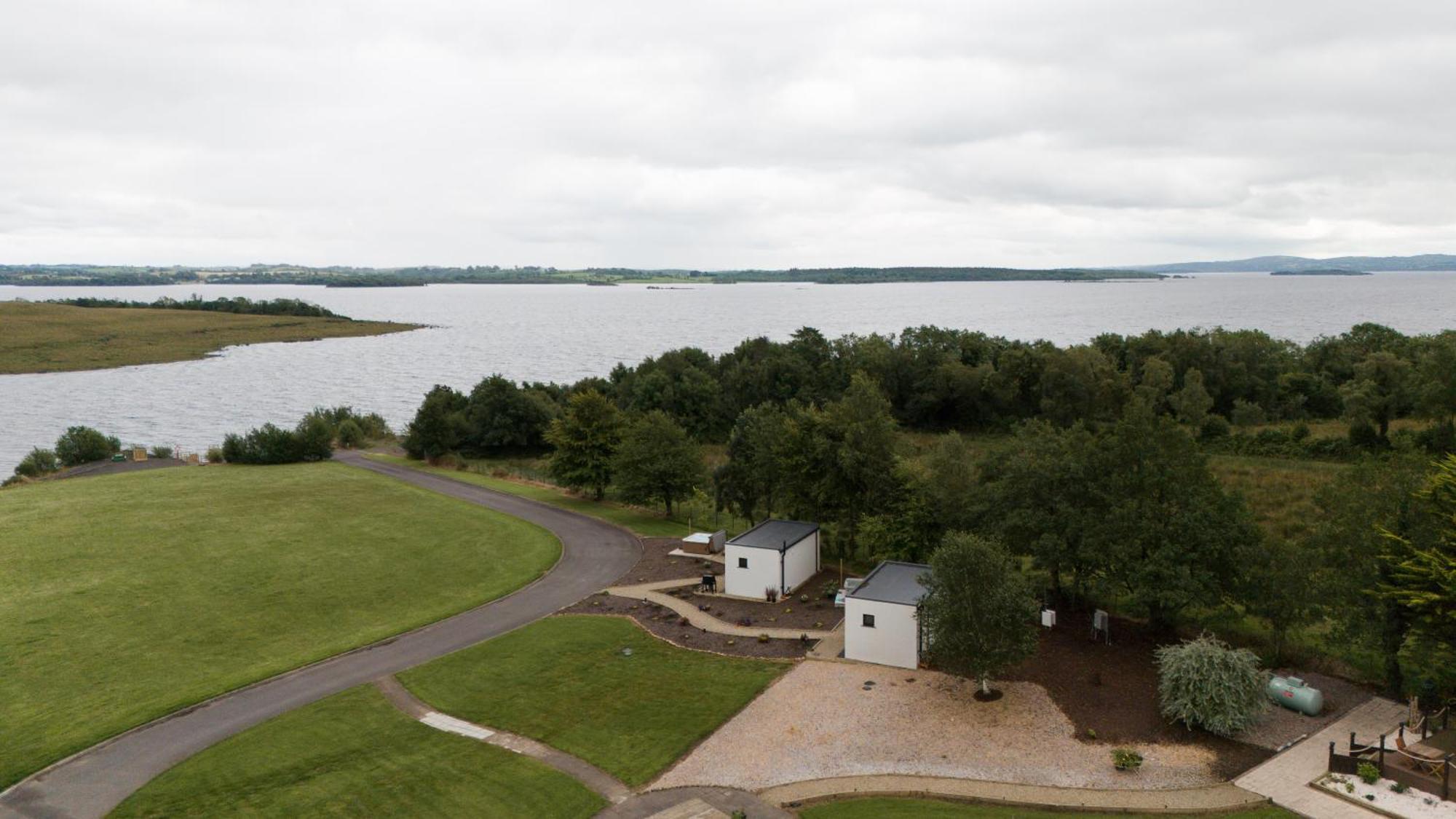 Lakescape - Waterfront Self- Catering Cabins إيننيسكيلن المظهر الخارجي الصورة
