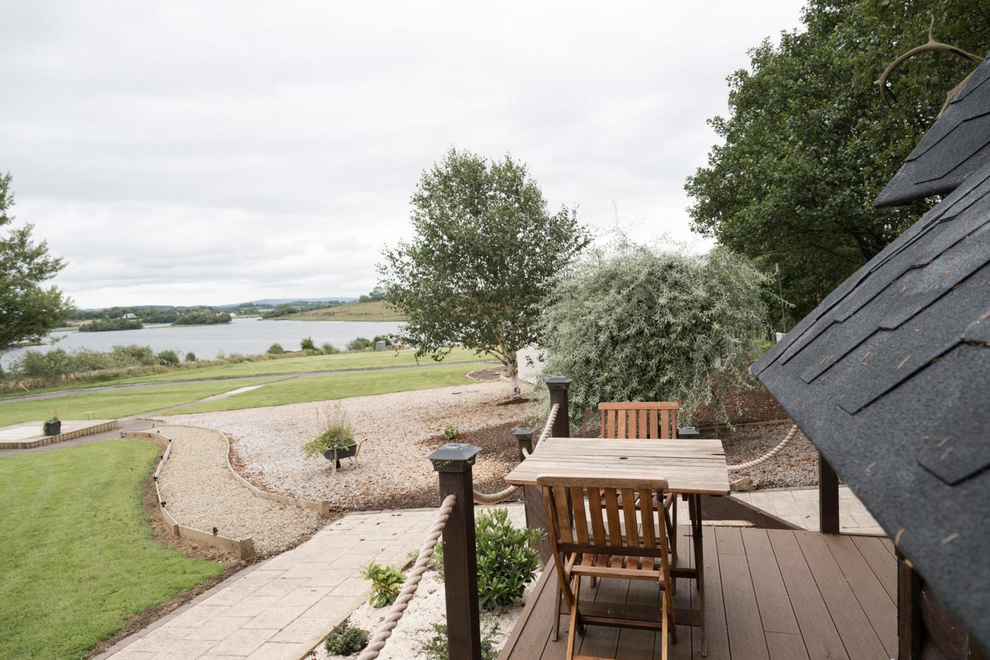 Lakescape - Waterfront Self- Catering Cabins إيننيسكيلن المظهر الخارجي الصورة