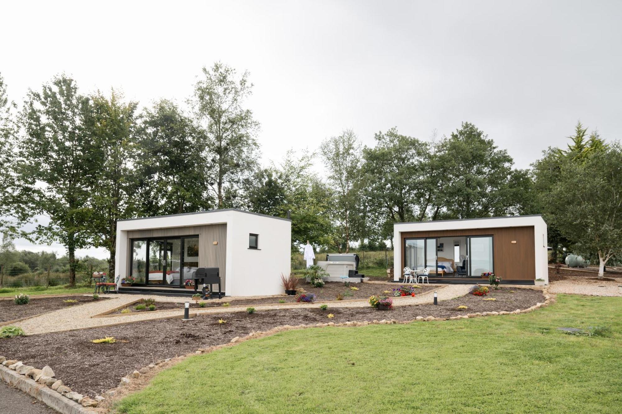 Lakescape - Waterfront Self- Catering Cabins إيننيسكيلن المظهر الخارجي الصورة