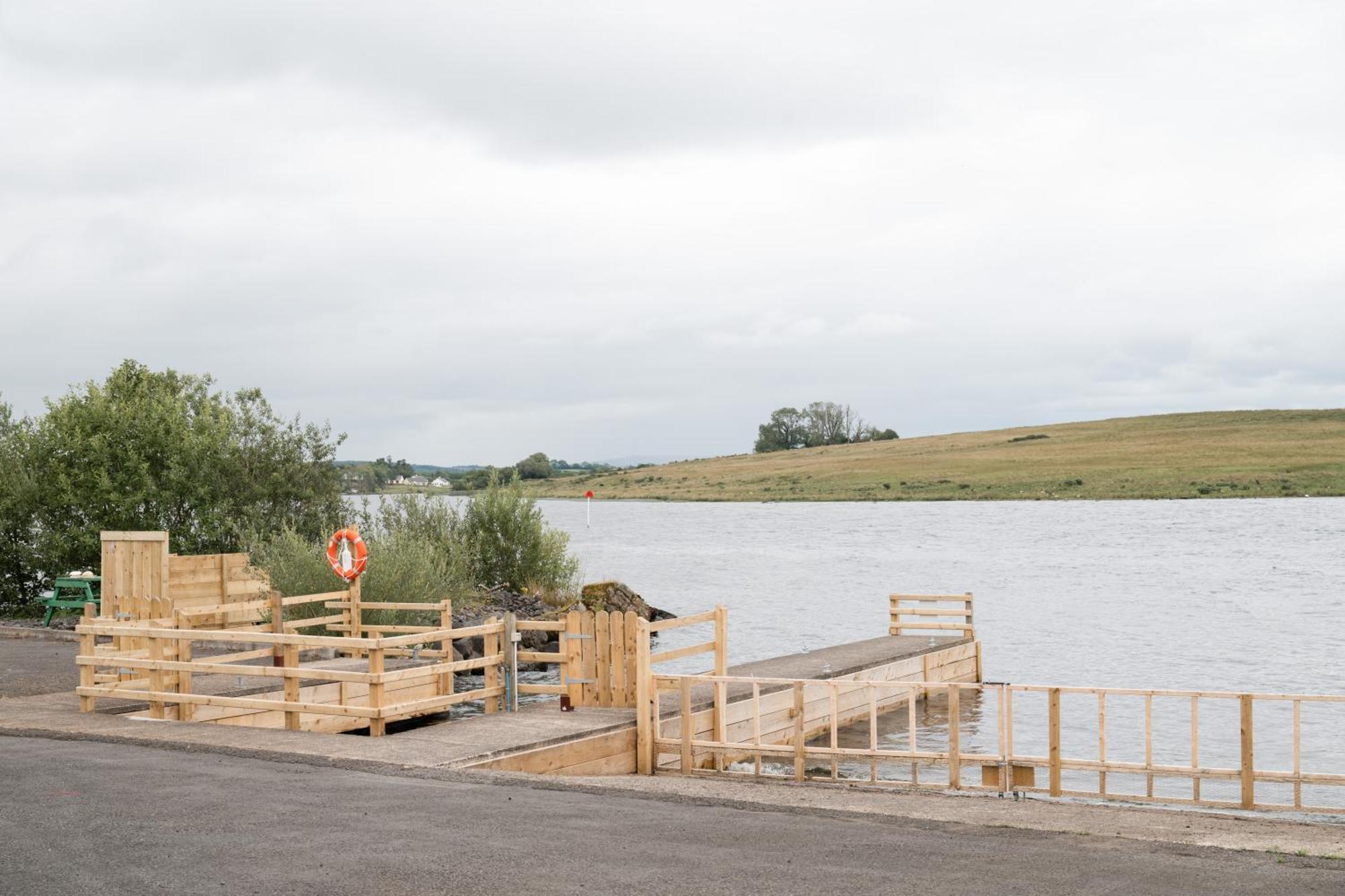 Lakescape - Waterfront Self- Catering Cabins إيننيسكيلن المظهر الخارجي الصورة